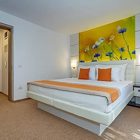 Hotel Mera